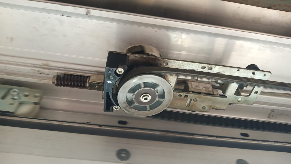 Jasa Service Pintu sliding jakarta - Check Pulley