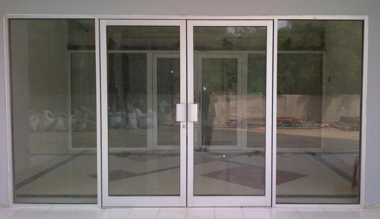 Peran Penting Jasa Pasang Pintu Kaca